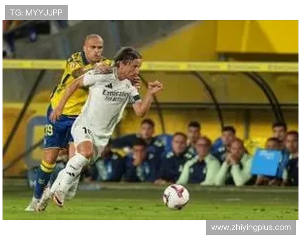 维尼修斯坚定捍卫皇马中心理念 国家德比充满激情与竞争