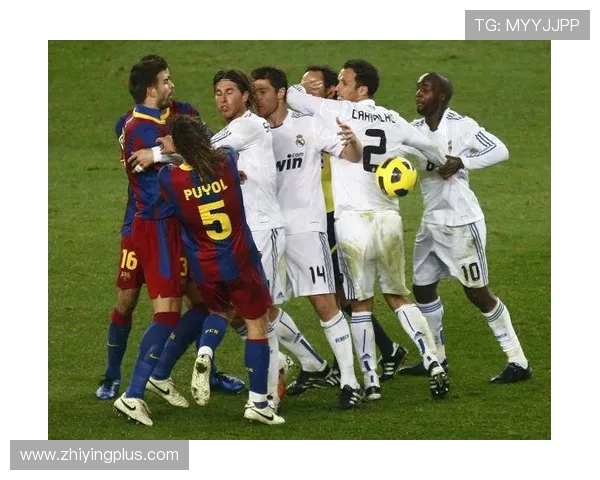 原创2-2平！皇马缩小分差仍遭质疑，阿隆索与维尼修斯矛盾或致换帅？